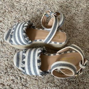 NWT lulu sandals women’s platform